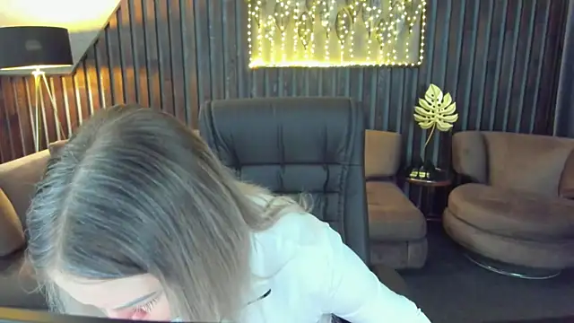 Snapshot of Anna_Snows chatting on March 28, 2026, 5:45 pm Anna Snows online show from March 28, 2026, 5:45 pm