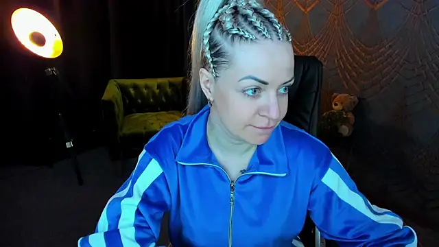 Snapshot of Anna_Snows chatting on April 8, 2026, 4:18 pm Anna Snows online show from April 8, 2026, 4:18 pm