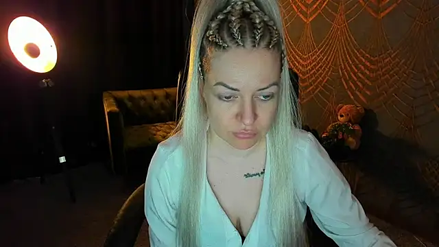 Snapshot of Anna_Snows chatting on April 10, 2026, 5:34 am Anna Snows online show from April 10, 2026, 5:34 am