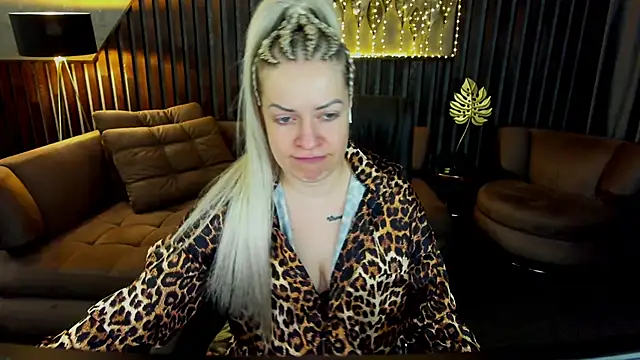 Snapshot of Anna_Snows chatting on April 11, 2026, 7:45 am Anna Snows online show from April 11, 2026, 7:45 am