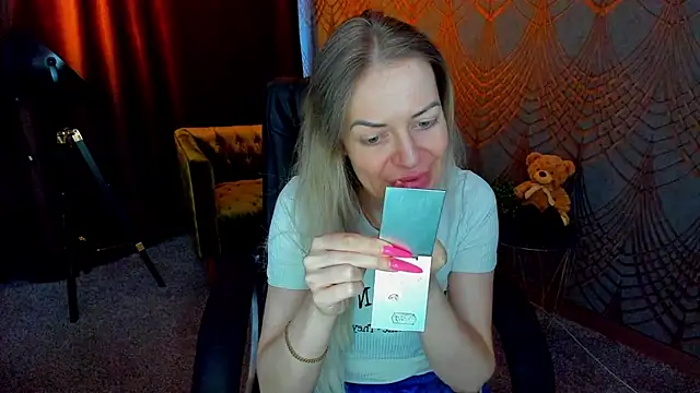 Anna Snows online show from June 1, 2026, 5:42 am