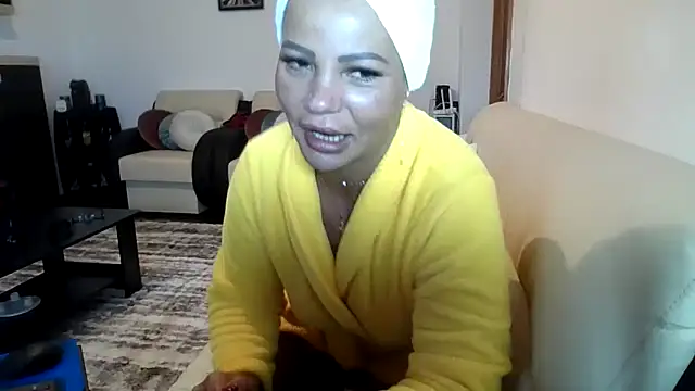 Snapshot of Ella_sweety00 chatting on May 10, 2026, 11:26 am Ella sweety00 online show from May 10, 2026, 11:26 am