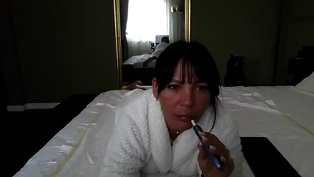 Snapshot of Ella_sweety00 chatting on June 3, 2026, 6:49 am Ella sweety00 online show from June 3, 2026, 6:49 am