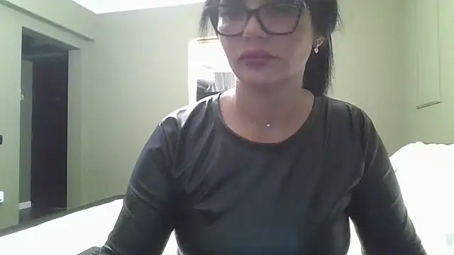 Snapshot of Ella_sweety00 chatting on June 10, 2026, 6:51 pm Ella sweety00 online show from June 10, 2026, 6:51 pm