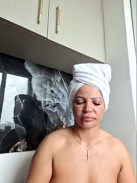 Snapshot of Ella_sweety00 chatting on June 16, 2026, 7:22 am Ella sweety00 online show from June 16, 2026, 7:22 am