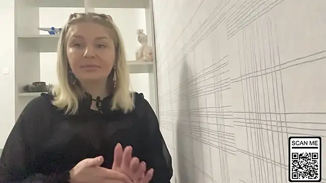 Blondie xoxoxo online show from November 6, 2025, 9:10 am