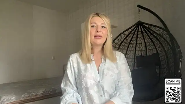 Blondie xoxoxo online show from June 14, 2026, 7:32 am