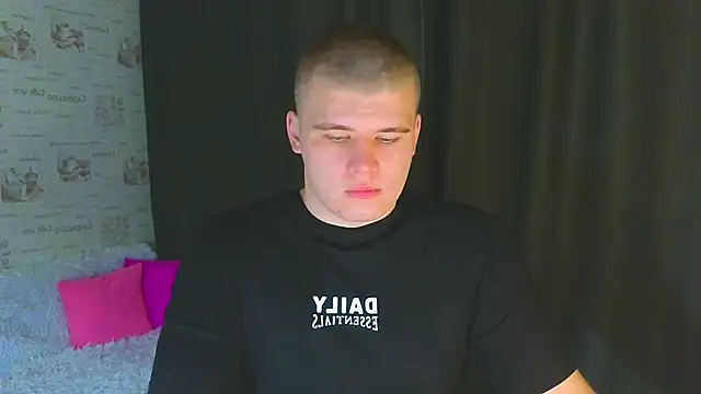 Snapshot of kittenmurr chatting on September 19, 2025, 9:04 pm kittenmurr online show from September 19, 2025, 9:04 pm