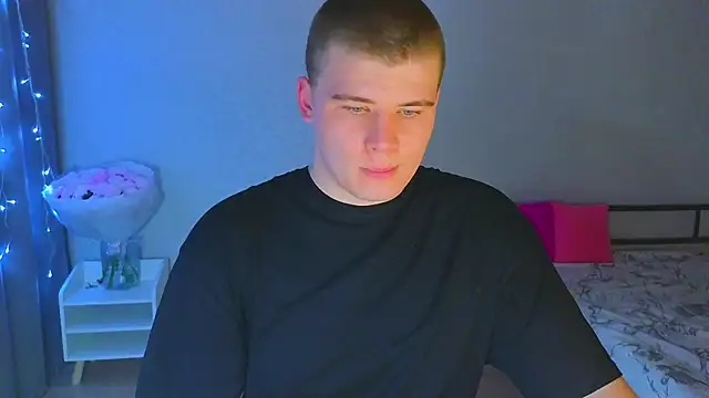 Snapshot of kittenmurr chatting on October 20, 2025, 12:16 pm kittenmurr online show from October 20, 2025, 12:16 pm