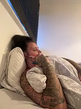 Snapshot of Charsworld chatting on February 13, 2026, 4:58 pm Charsworld online show from February 13, 2026, 4:58 pm