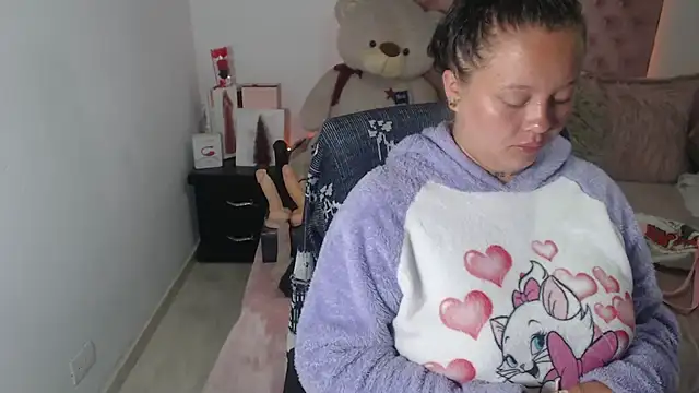 Snapshot of patty_squirt_ chatting on October 8, 2025, 2:09 am patty squirt online show from October 8, 2025, 2:09 am