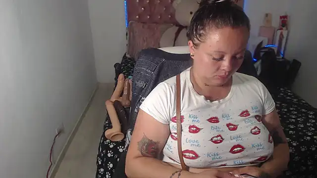 Snapshot of patty_squirt_ chatting on October 20, 2025, 2:45 am patty squirt online show from October 20, 2025, 2:45 am