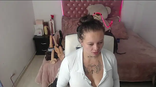 patty squirt  online show from June 26, 2026, 11:14 am