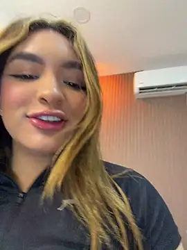 Snapshot of jenn_fit chatting on May 16, 2026, 8:18 pm jenn fit online show from May 16, 2026, 8:18 pm