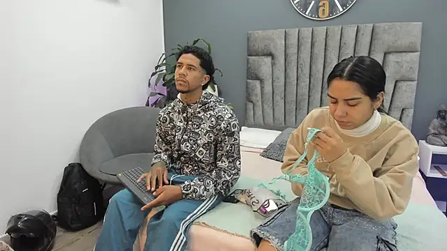 Snapshot of violet_and_myers chatting on October 8, 2025, 11:30 am violet and myers online show from October 8, 2025, 11:30 am