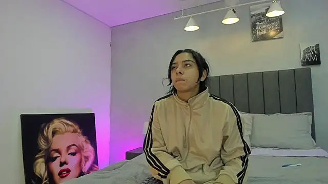 Snapshot of violet_and_myers chatting on October 22, 2025, 11:21 am violet and myers online show from October 22, 2025, 11:21 am