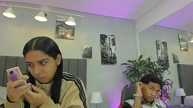 Snapshot of violet_and_myers chatting on October 26, 2025, 1:39 pm violet and myers online show from October 26, 2025, 1:39 pm