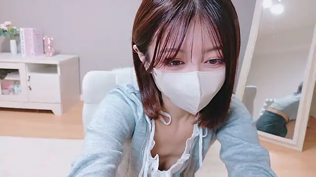 Snapshot of Yuna-ch chatting on October 3, 2025, 4:04 pm Yuna-ch online show from October 3, 2025, 4:04 pm