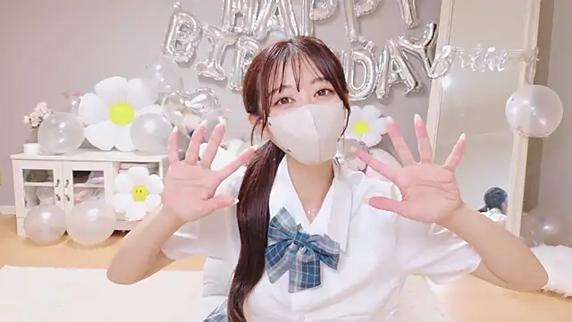 Snapshot of Yuna-ch chatting on October 12, 2025, 9:47 pm Yuna-ch online show from October 12, 2025, 9:47 pm