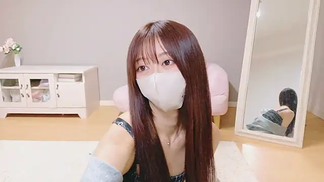 Snapshot of Yuna-ch chatting on October 21, 2025, 12:50 pm Yuna-ch online show from October 21, 2025, 12:50 pm