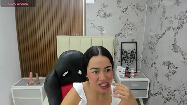 Snapshot of BRIHANACONOR chatting on September 22, 2025, 12:18 pm BRIHANACONOR online show from September 22, 2025, 12:18 pm