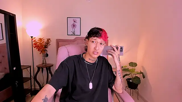 Snapshot of Luci_Rose chatting on September 20, 2025, 3:29 am Luci Rose online show from September 20, 2025, 3:29 am