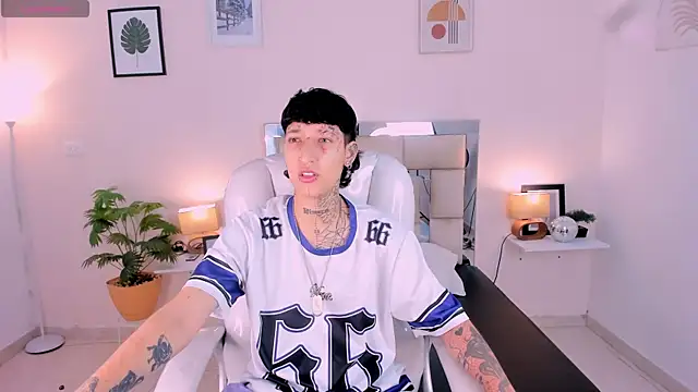 Snapshot of Luci_Rose chatting on September 24, 2025, 5:00 am Luci Rose online show from September 24, 2025, 5:00 am