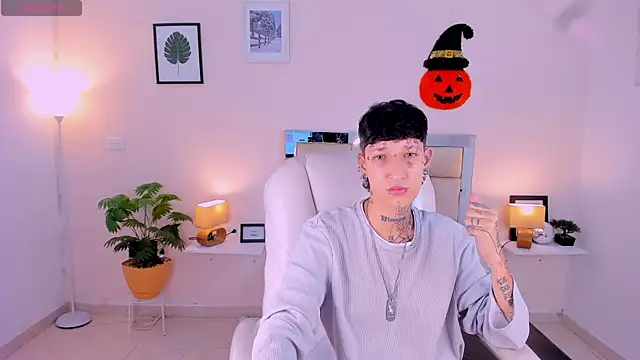 Snapshot of Luci_Rose chatting on October 8, 2025, 2:09 am Luci Rose online show from October 8, 2025, 2:09 am