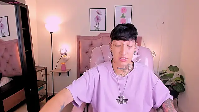 Snapshot of Luci_Rose chatting on October 10, 2025, 3:11 pm Luci Rose online show from October 10, 2025, 3:11 pm