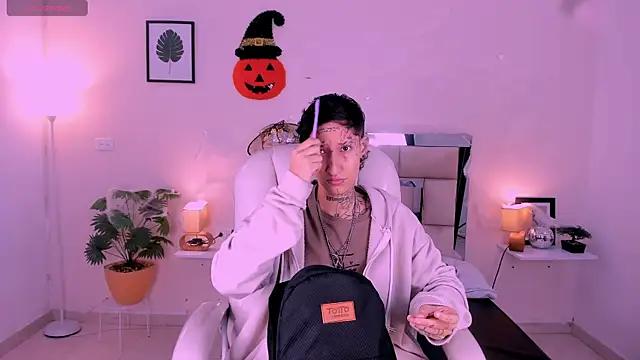 Snapshot of Luci_Rose chatting on October 18, 2025, 3:09 am Luci Rose online show from October 18, 2025, 3:09 am