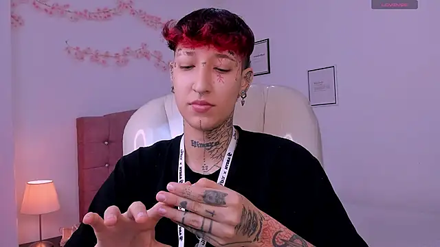 Luci Rose online show from April 23, 2026, 7:38 pm