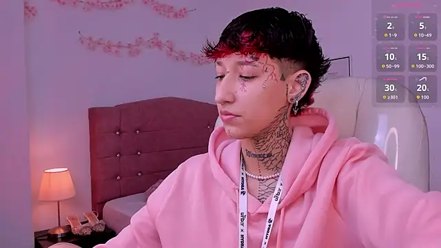 Luci Rose online show from April 27, 2026, 1:42 pm