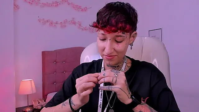 Snapshot of Luci_Rose chatting on April 29, 2026, 8:37 pm Luci Rose online show from April 29, 2026, 8:37 pm