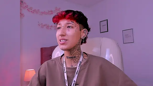 Snapshot of Luci_Rose chatting on April 30, 2026, 7:42 pm Luci Rose online show from April 30, 2026, 7:42 pm
