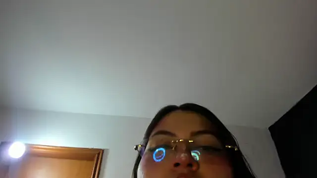 Tessa Sinclaire online show from June 26, 2026, 8:24 pm