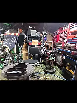 twistafatpipe online show from November 19, 2025, 4:01 am