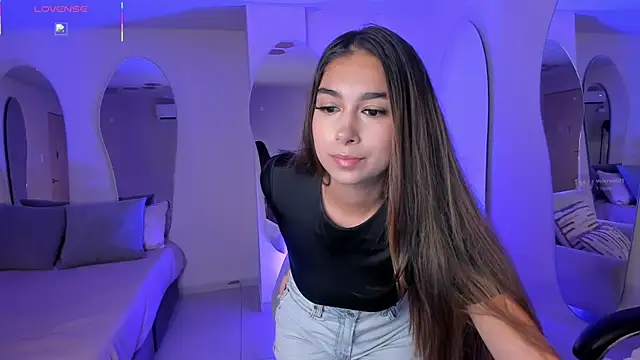 Snapshot of VeronicaBlue chatting on June 7, 2026, 9:46 am VeronicaBlue online show from June 7, 2026, 9:46 am
