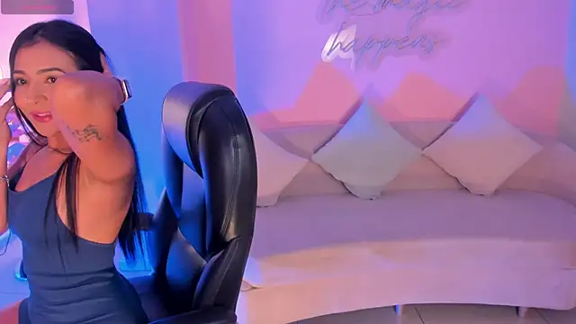 Snapshot of AyshelBrown chatting on October 3, 2025, 3:14 am AyshelBrown online show from October 3, 2025, 3:14 am