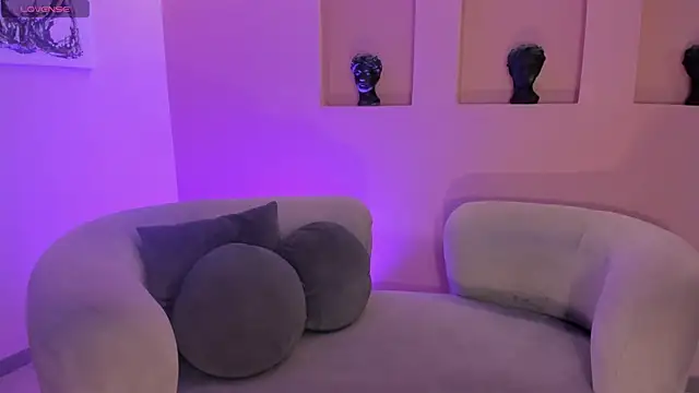 AyshelBrown online show from January 17, 2026, 4:17 am