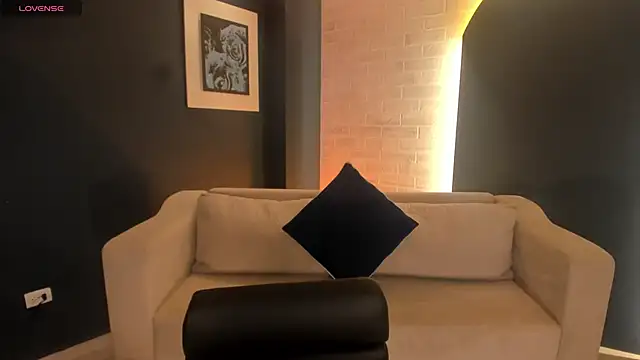 AyshelBrown online show from February 12, 2026, 5:02 am