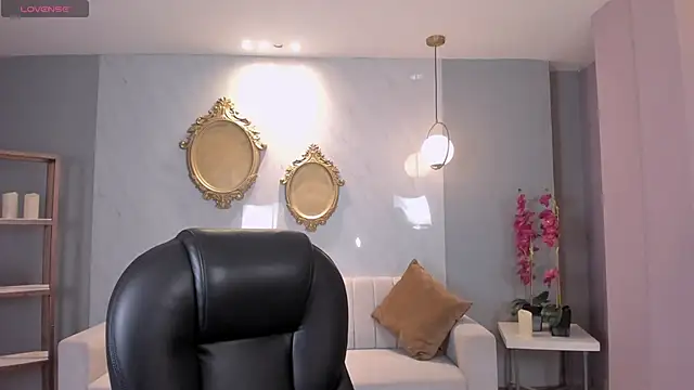 Snapshot of AmberColors_ chatting on October 3, 2025, 7:22 pm AmberColors online show from October 3, 2025, 7:22 pm