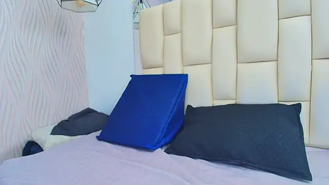 Vero Temptation online show from December 22, 2025, 12:13 pm