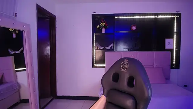 Snapshot of emiily_smith1 chatting on September 18, 2025, 7:16 pm emiily smith1 online show from September 18, 2025, 7:16 pm