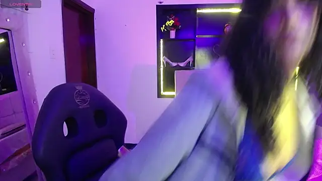 Snapshot of emiily_smith1 chatting on October 2, 2025, 7:32 pm emiily smith1 online show from October 2, 2025, 7:32 pm