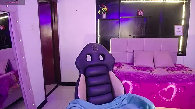 Snapshot of emiily_smith1 chatting on October 8, 2025, 7:55 pm emiily smith1 online show from October 8, 2025, 7:55 pm