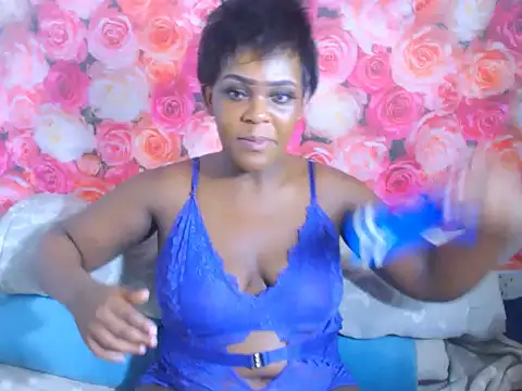 MiniMinaj online show from December 15, 2025, 7:40 pm