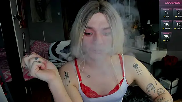 Kkkylie online show from May 16, 2026, 3:58 am