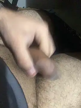 Snapshot of Kushzin chatting on November 4, 2025, 8:35 am Kushzin online show from November 4, 2025, 8:35 am