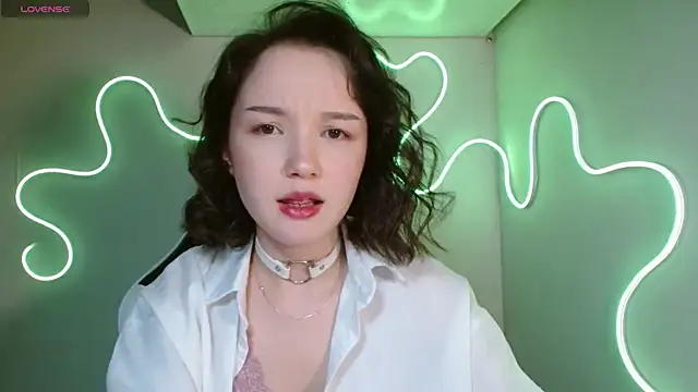 Snapshot of DemiWildcat chatting on October 17, 2025, 12:52 pm DemiWildcat online show from October 17, 2025, 12:52 pm