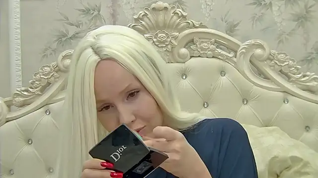 Snapshot of EllieFrosty_ chatting on September 15, 2025, 7:25 pm EllieFrosty online show from September 15, 2025, 7:25 pm